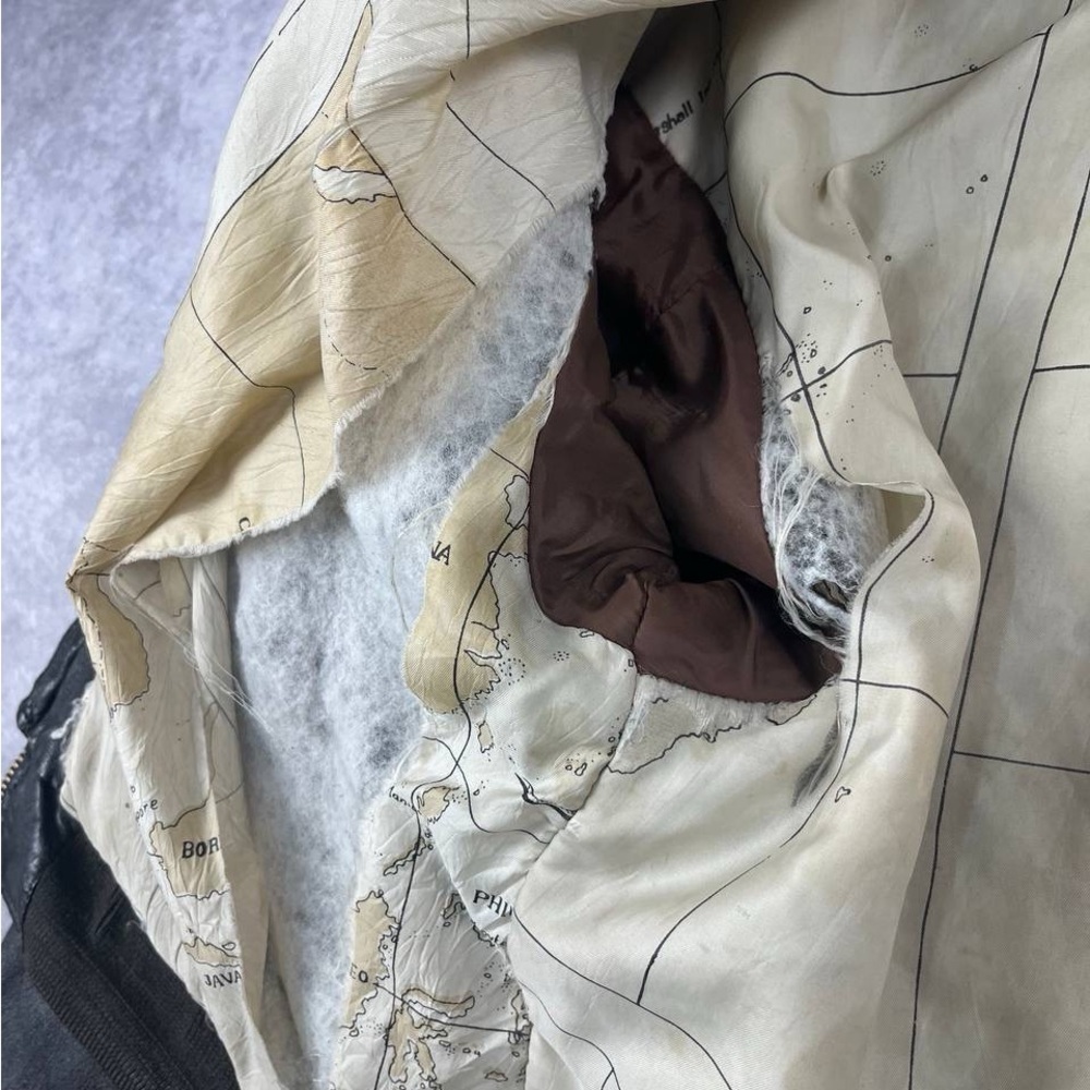 [139] Vintage Avirex Type G-1 Us
Navy Leather Bomber Jacket XL Size - Picture 7 of 8